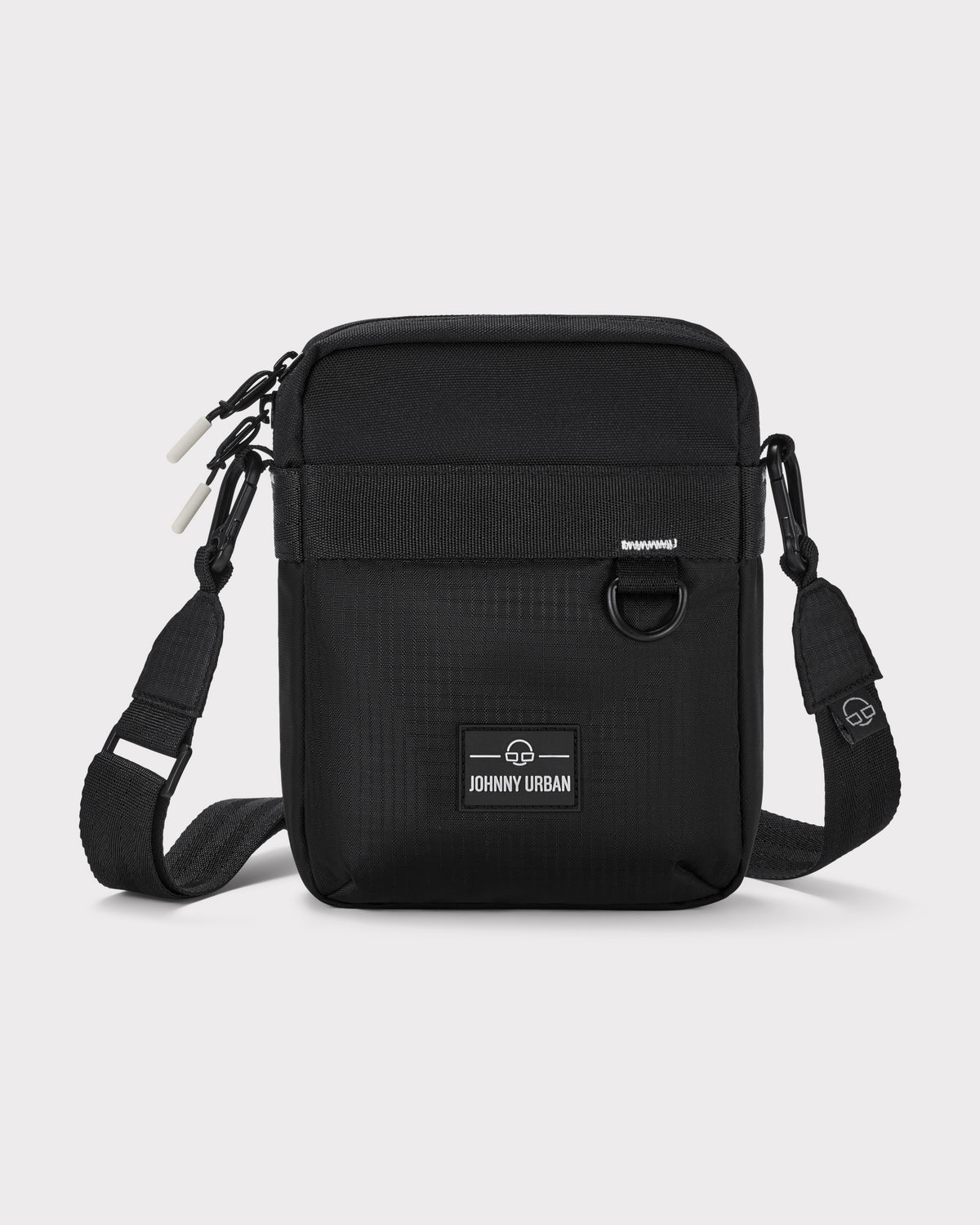 Schwarze Umhängetasche 'Jayden' von Johnny Urban mit zwei Reißverschlüssen und verstellbarem Gurt