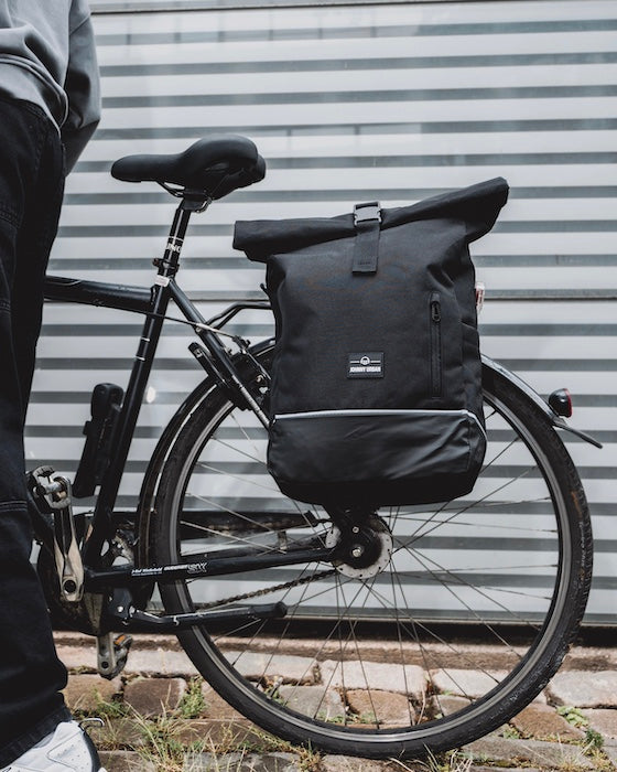 Funktionale Rucksäcke für Gepäckträger & Rücken.