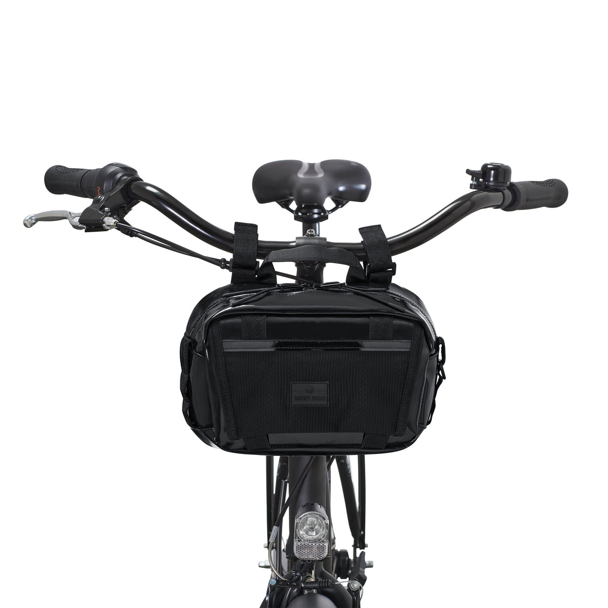 Schwarze Fahrradtasche 'Nelson' von Johnny Urban am schwarzen Fahrradlenker befestigt