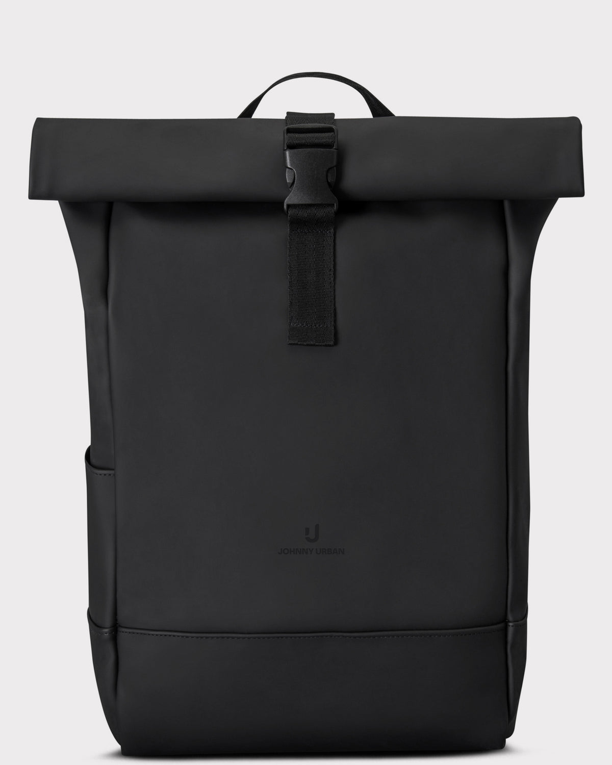 Schwarzer Rolltop-Rucksack 'Harvey Medium' von Johnny Urban aus wasserabweisendem Material