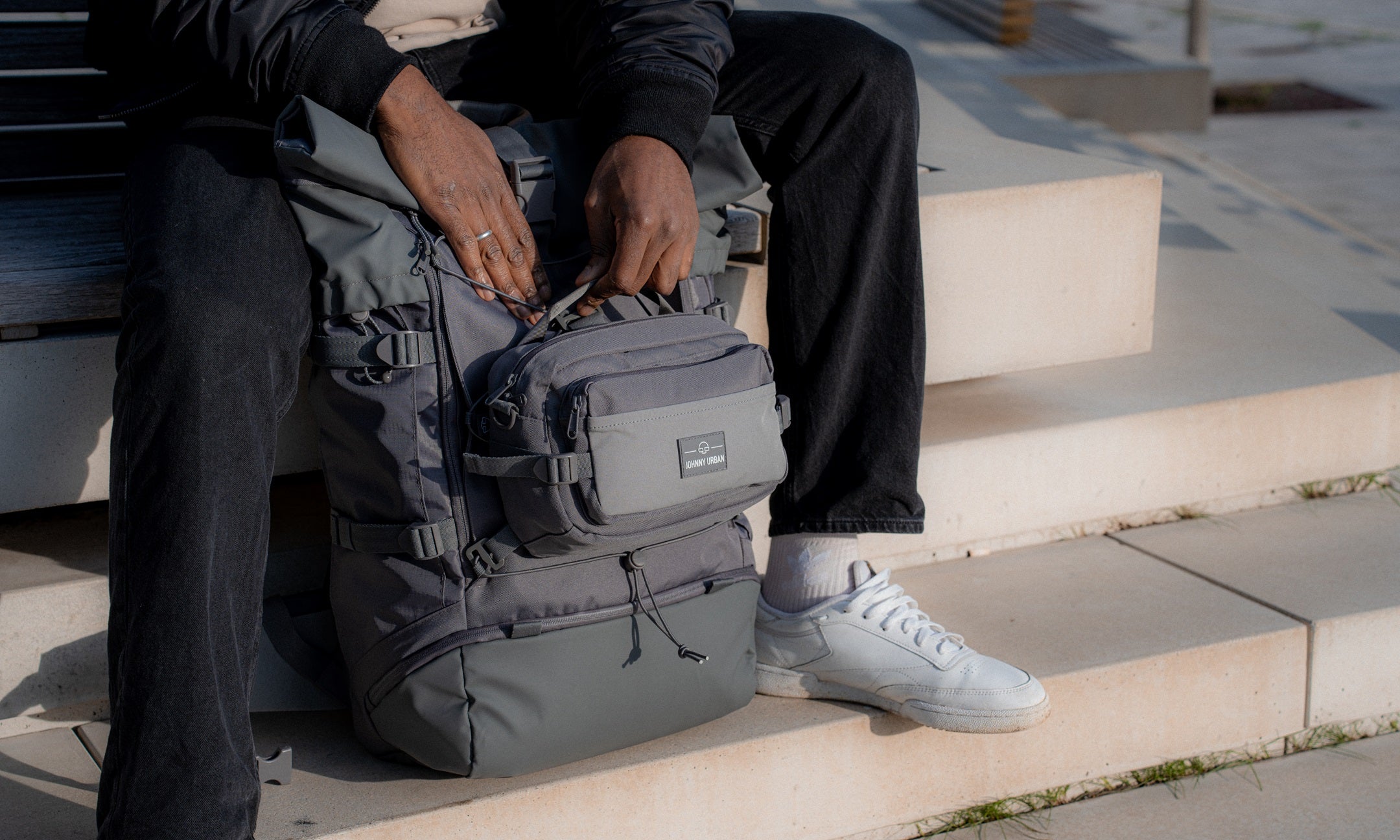 Die Travelseries von Johnny Urban hält praktische Features wie eine Bauchtasche bereit.