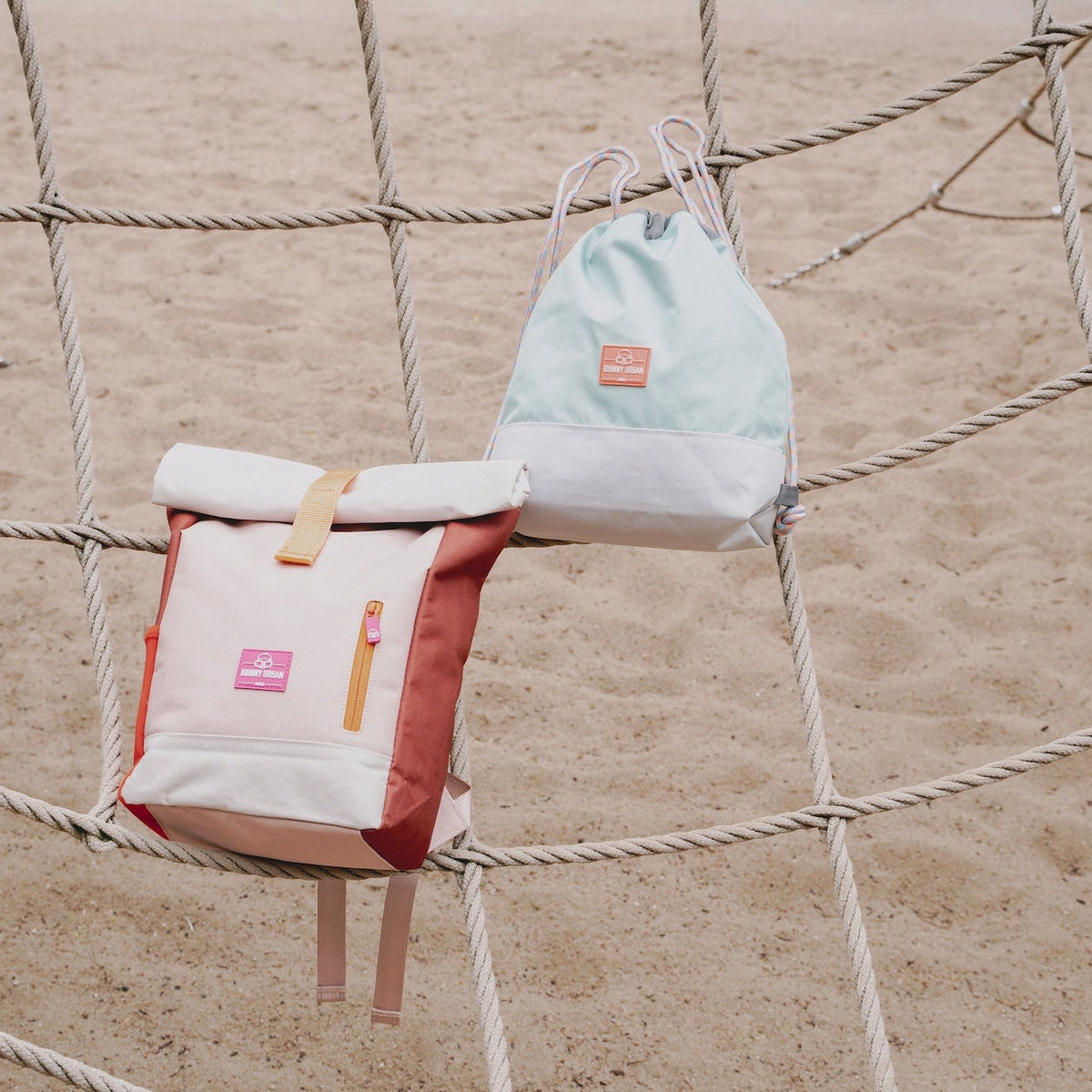 Johnny Urban Junior Linus Rugzak voor kinderen, meisjes en jongens, kinderrugzak met borstband, voor kleuterschool, vanaf 3 jaar, 7 l, waterafstotend, rood / roze, Eén Maat Johnny Urban Junior Linus Rugzak voor kinderen, meisjes en jongens, kinderrugzak met borstband, voor kleuterschool, vanaf 3 jaar, 7 l, waterafstotend, rood / roze, Eén Maat