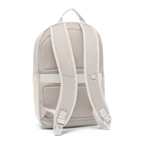 Rucksack 'Mo' von Johnny Urban, Rückseite, beige gepolsterte Träger und Rückenpartie
