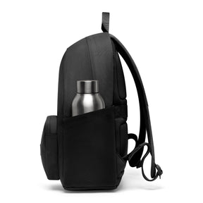 Schwarzer Johnny Urban Rucksack 'Mo' mit seitlicher Außentasche und Wasserflasche