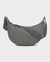Halbmondtasche Ally Medium von Johnny Urban in dunkelgrauem robustem Material mit verstellbarem Schultergurt