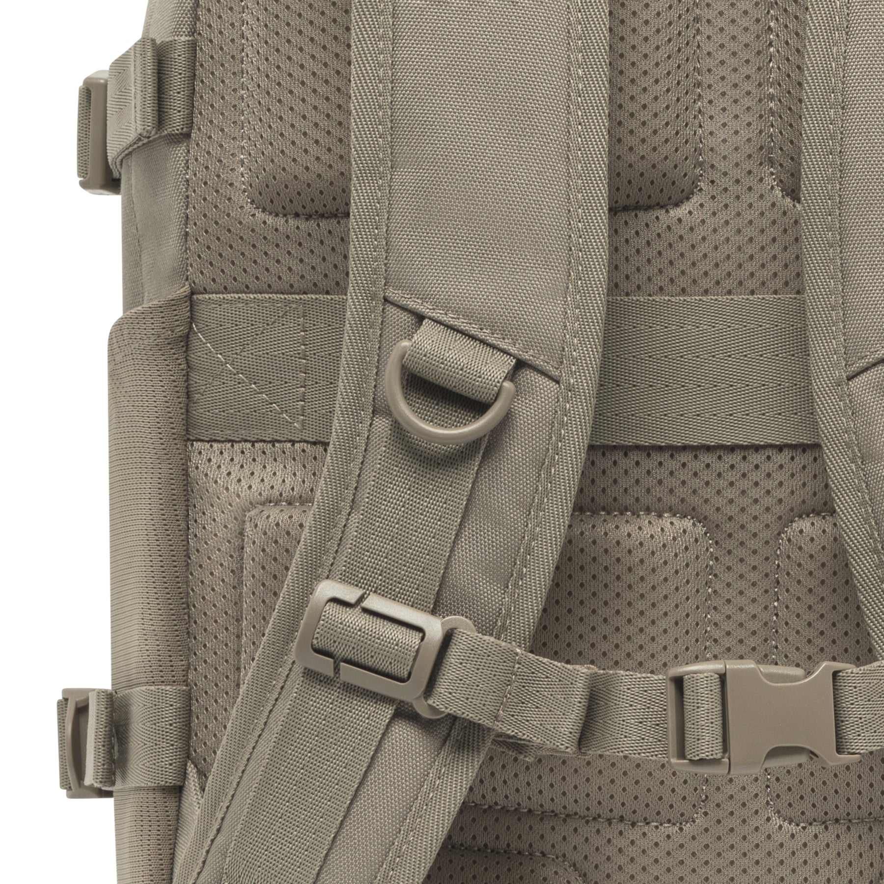 Beige gepolsterter Rückenbereich und verstellbarer Brustgurt mit Schnalle am Rucksackmodell 'Lian'