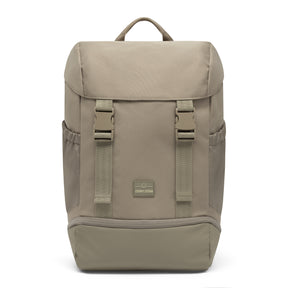 Beiger, ergonomischer Rucksack 'Nico' von Johnny Urban mit Klappe und zwei Schnallen
