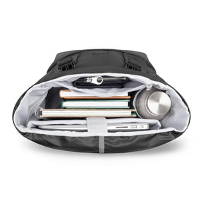 Offener schwarzer Rucksack 'Nico' mit Laptop, Notizbüchern, Geldbörse und Trinkflasche