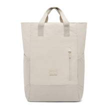 Sandfarbene Wickeltasche 'Blair' von Johnny Urban mit Vorderfach und Tragegriffen