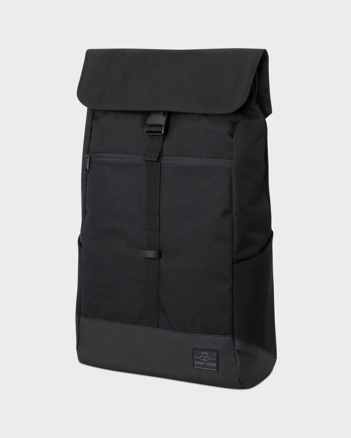 Schwarzer erweiterbarer Tagesrucksack Mika mit Klappe, Frontreißverschluss und seitlichen Taschen